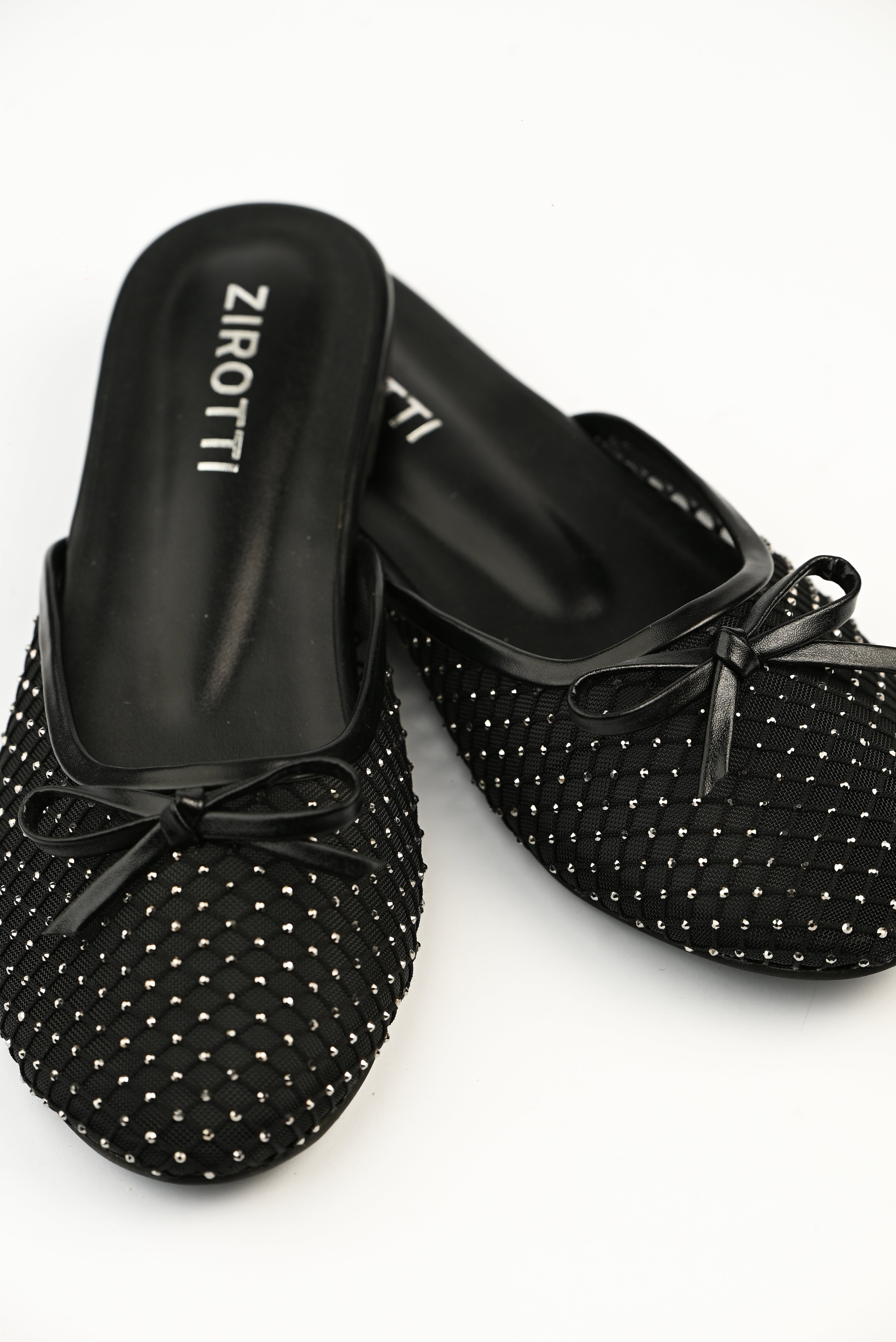 Lunara Black women’s stylish casual Pump with sleek design, perfect for everyday wear.