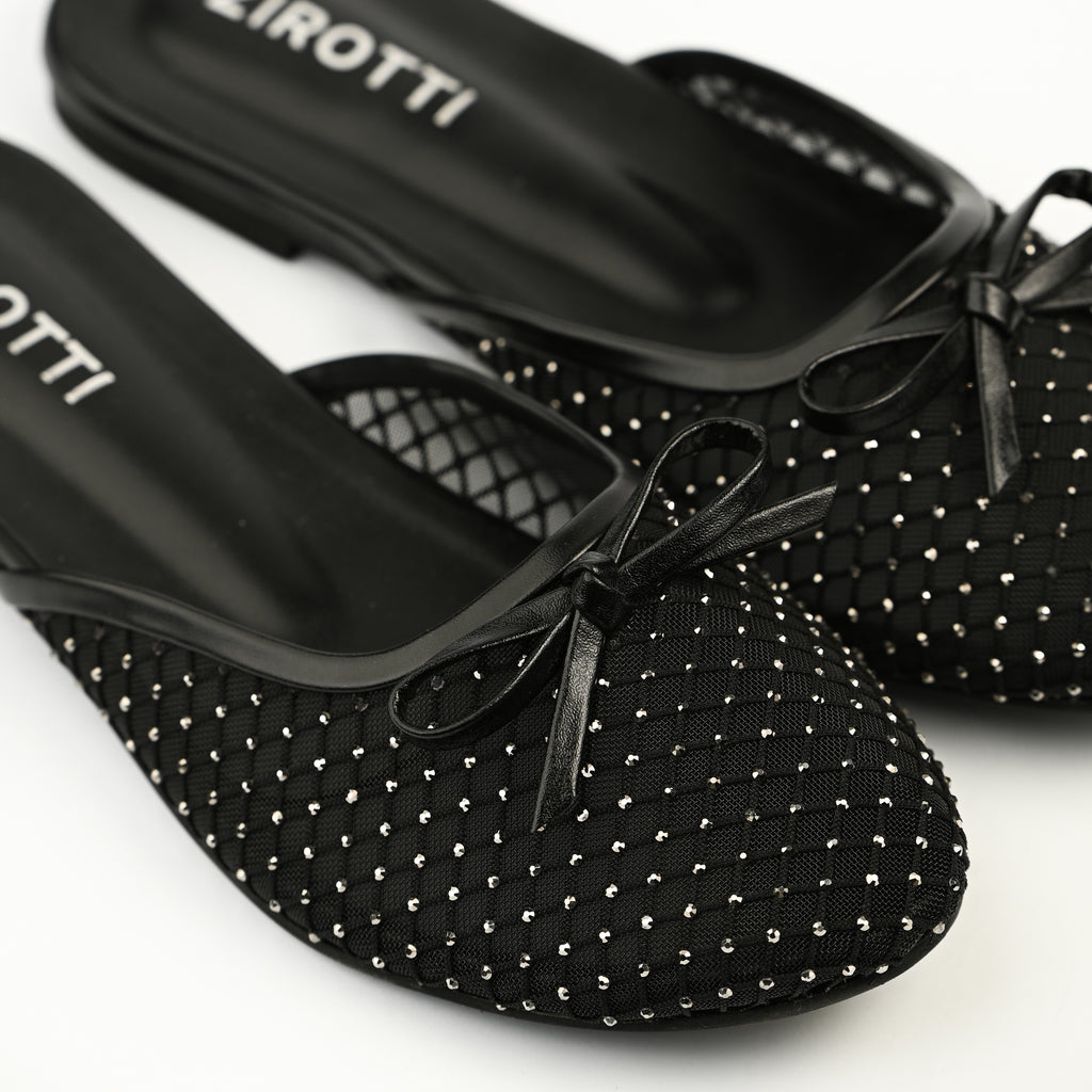 Lunara Black women’s stylish casual Pump with sleek design, perfect for everyday wear.