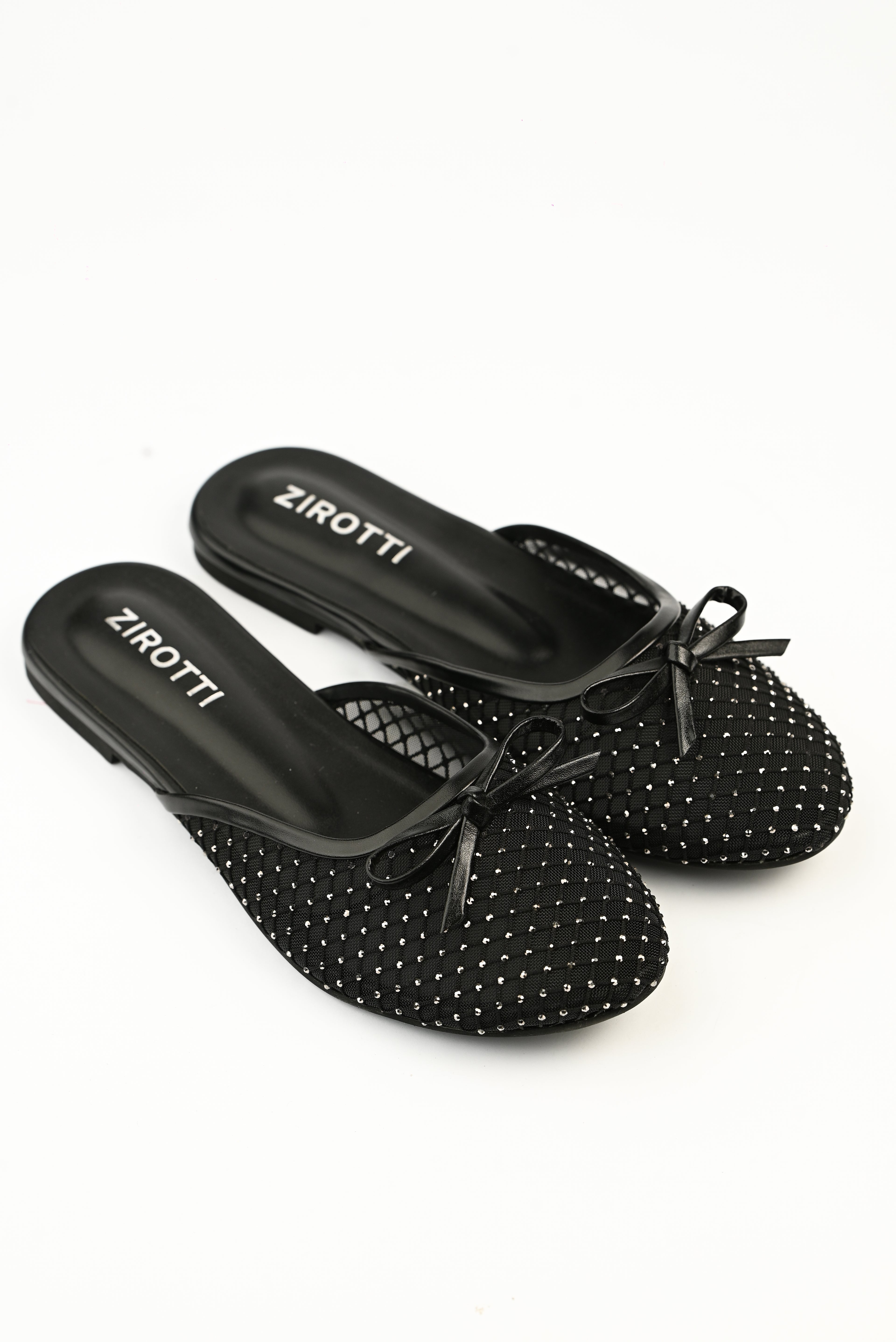 Lunara Black women’s stylish casual Pump with sleek design, perfect for everyday wear.