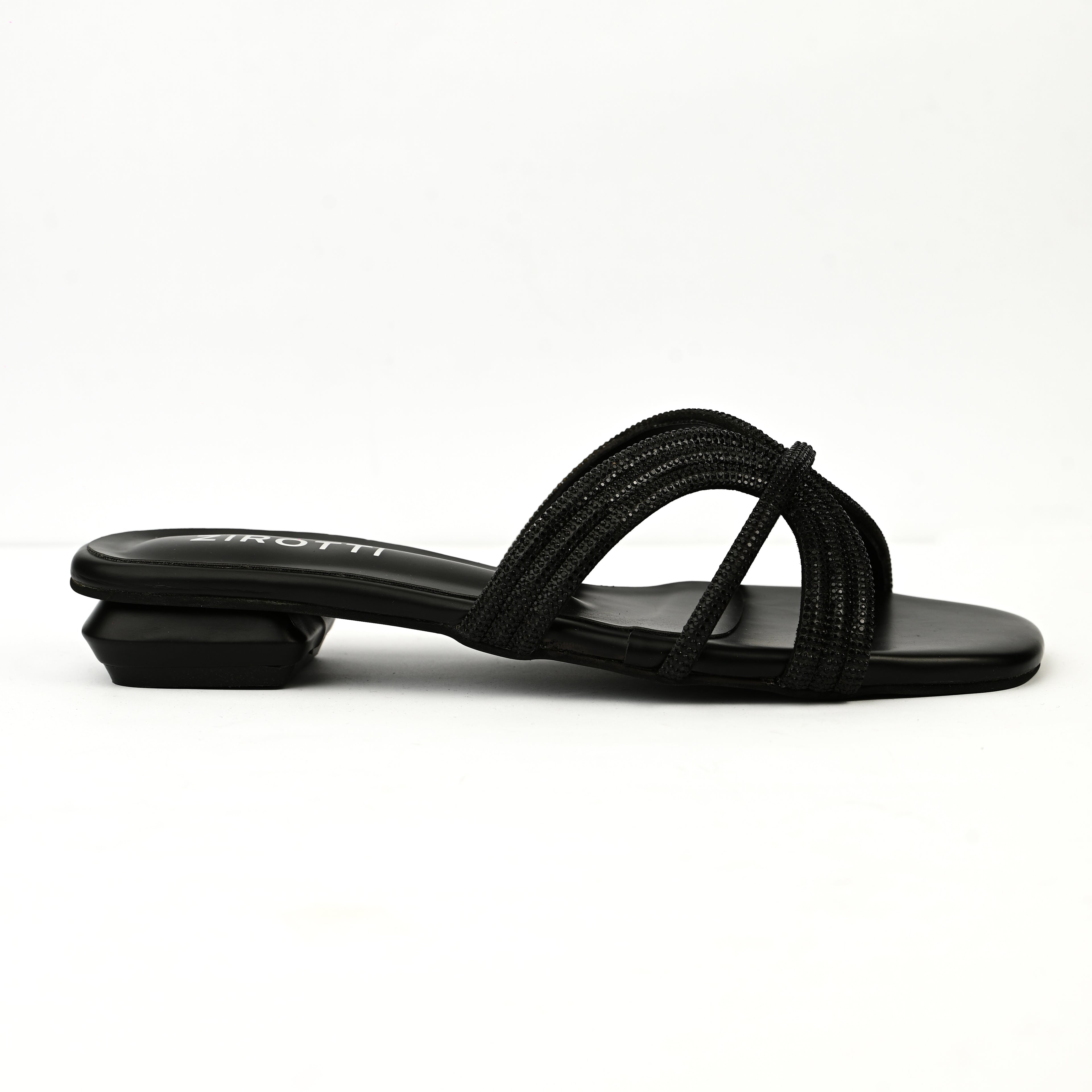 Zirotti Monza — black low-profile women’s flat with breathable mesh upper and cushioned insole.
