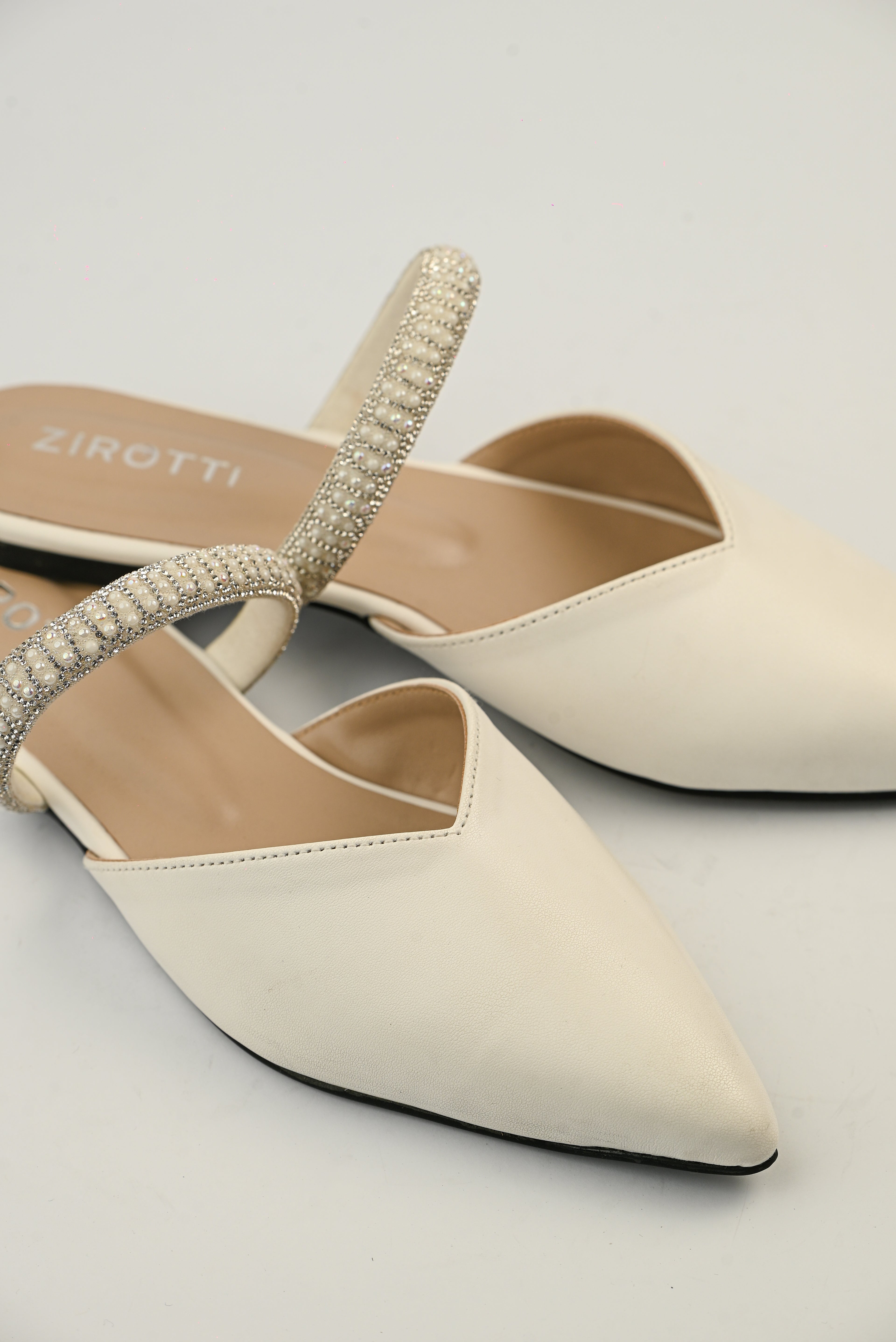 ZIROTTI Zephra women’s white flat shoes with pointed toe, pearl-white mesh front, and cushioned insole